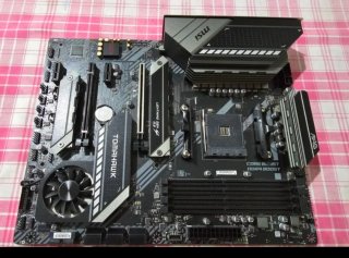 Placa Base MSI MAG X570 Tomahawk WIFI