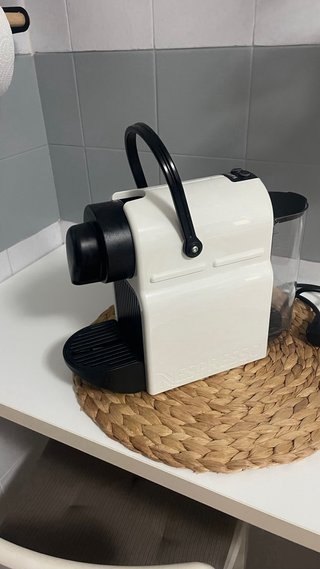 Cafetera Nespresso Krups Blanca