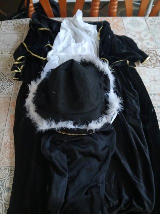 Costumi e accessori taglia unica, tutto il lotto a 70€