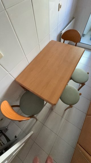 Mesa Cocina Cancio Madera + 2 Sillas + 2 Banquetas