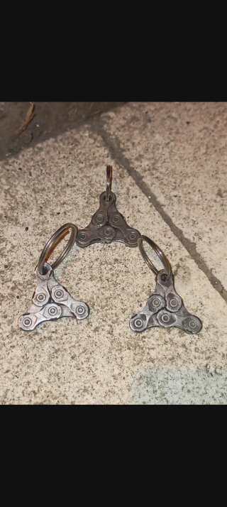 Cambio 3 llaveros bici por tronchacadenas