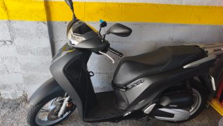 Honda Scooter Negra