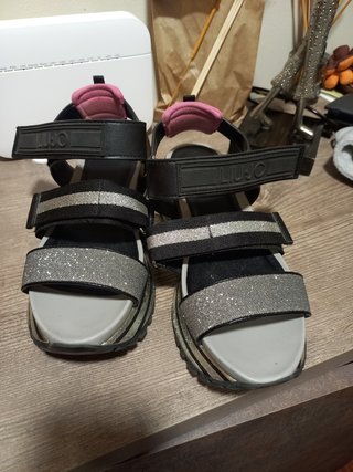 Sandalias Liu Jo Plata y Negro