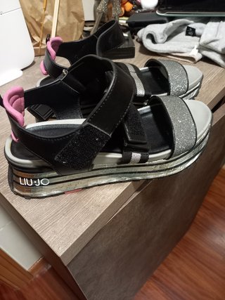 Sandalias Liu Jo Plata y Negro