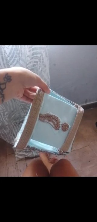 Cesta decorativa tela azul y marrón echa a mano
