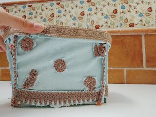 Cesta decorativa tela azul y marrón echa a mano