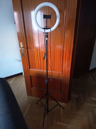 Aro de luz LED con trípode