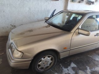 Mercedes-Benz 250 2001