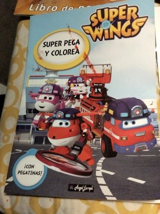 Libro pegatinas Lightyear, Super Wings y más