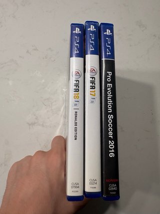 Pack 3 Juegos PS4: FIFA 18, FIFA 17, PES 2016