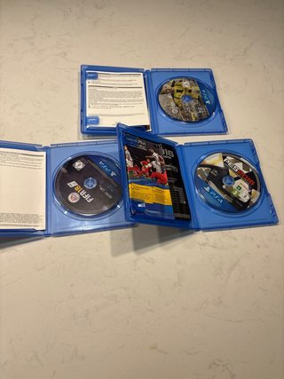 Pack 3 Juegos PS4: FIFA 18, FIFA 17, PES 2016