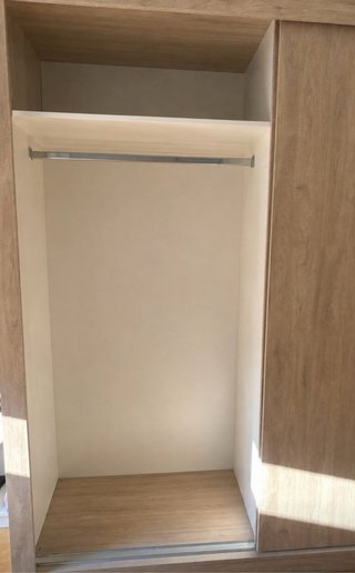 Armario puertas correderas madera