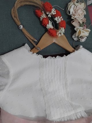 Vestido de fiesta blanco y rosa