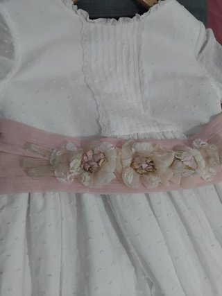Vestido de fiesta blanco y rosa