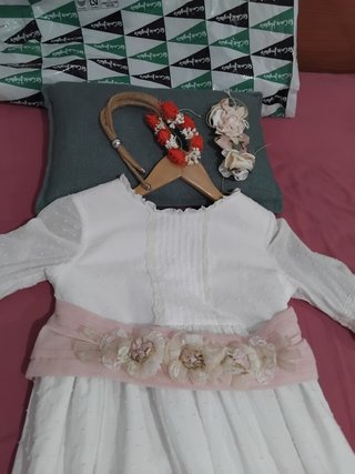 Vestido de fiesta blanco y rosa