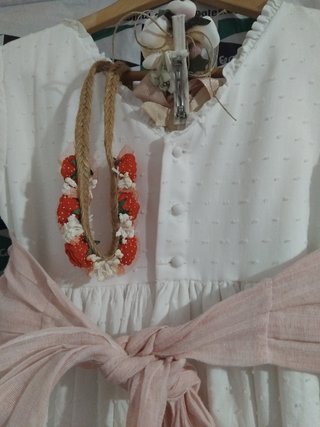 Vestido de fiesta blanco y rosa
