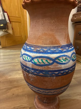 Jarrón decorativo terracota pintado,