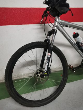 Bicicleta GT Avalanche 1.0 Plata