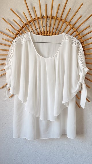 Blusa blanca detalle bordado talla única