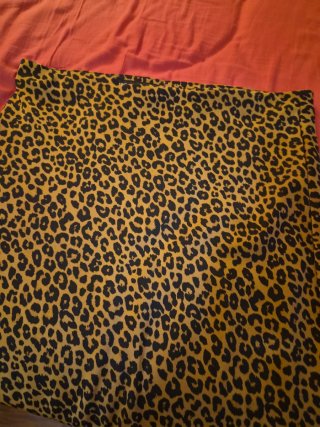 Falda larga Zara estampado leopardo talla L