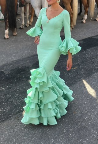 Vestido de gitana verde con volantes