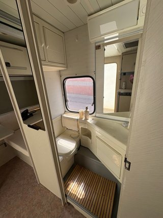 Caravana Burstner-750kg calefacción ducha y cocina