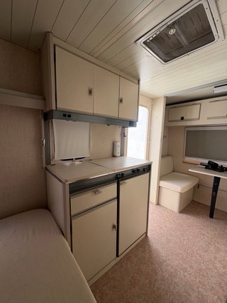Caravana Burstner-750kg calefacción ducha y cocina