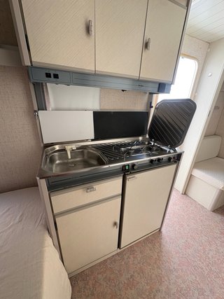 Caravana Burstner-750kg calefacción ducha y cocina