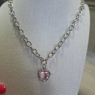 Collana con ciondolo a cuore rosa