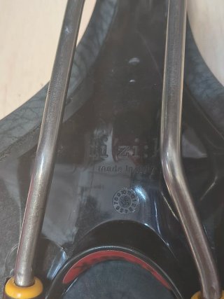 Sillín fizik titanio