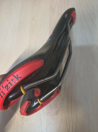 Sillín fizik titanio