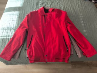 Lote Ropa: Giacca Rossa e Camicie