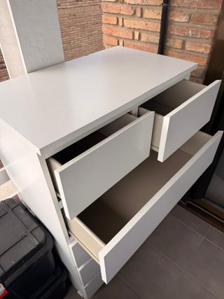 Cómoda IKEA blanca