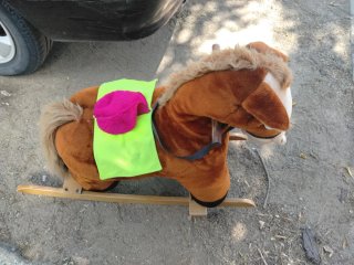 Caballo balancín peluche marrón