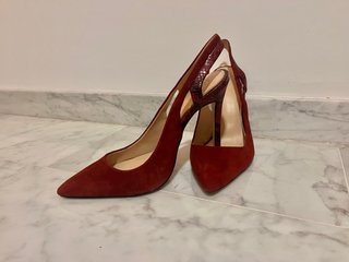 Zapato salón color vino tinto con un solo uso
