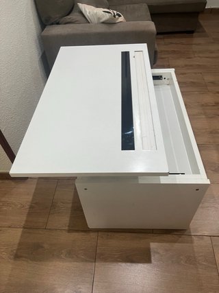 Mesa de comedor blanca y negra