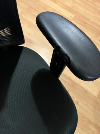 Silla ergonómica de oficina negra