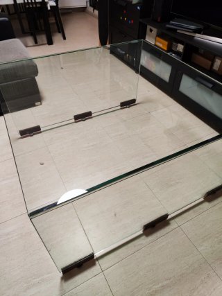 Mesa de salón de cristal