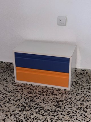 Cajonera pequeña azul y naranja