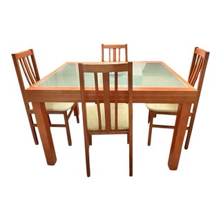 Mesa de comedor con 4 sillas