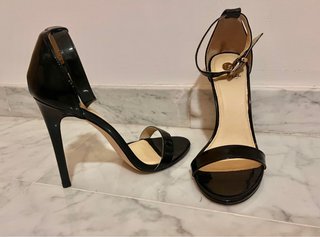 Sandalias Tacón Charol Negro - Un Uso
