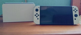 Nintendo Switch OLED Bianca + Joy-Con