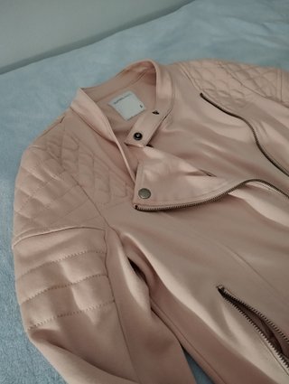 Chaqueta efecto rockera rosa