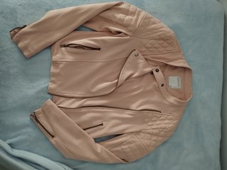 Chaqueta efecto rockera rosa