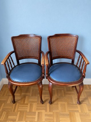 Sillon Clásico Madera y Cuero Azul (2)