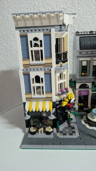 LEGO Creator Expert 10255 Assembly Square