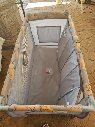 Cuna de viaje plegable