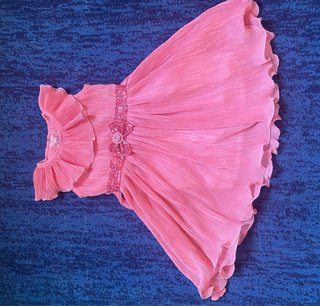 Vestido rosa niña con volantes y lentejuelas