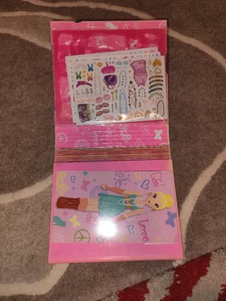 Libro de manualidades y pegatinas