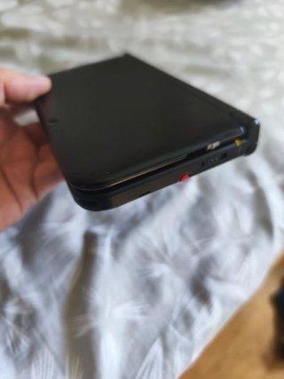 Nintendo 3DS XL Negra + Cargador y Lápiz